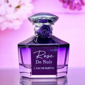 Perfumy Rose de Nuit – wanilia, piżmo i cedr w bazie